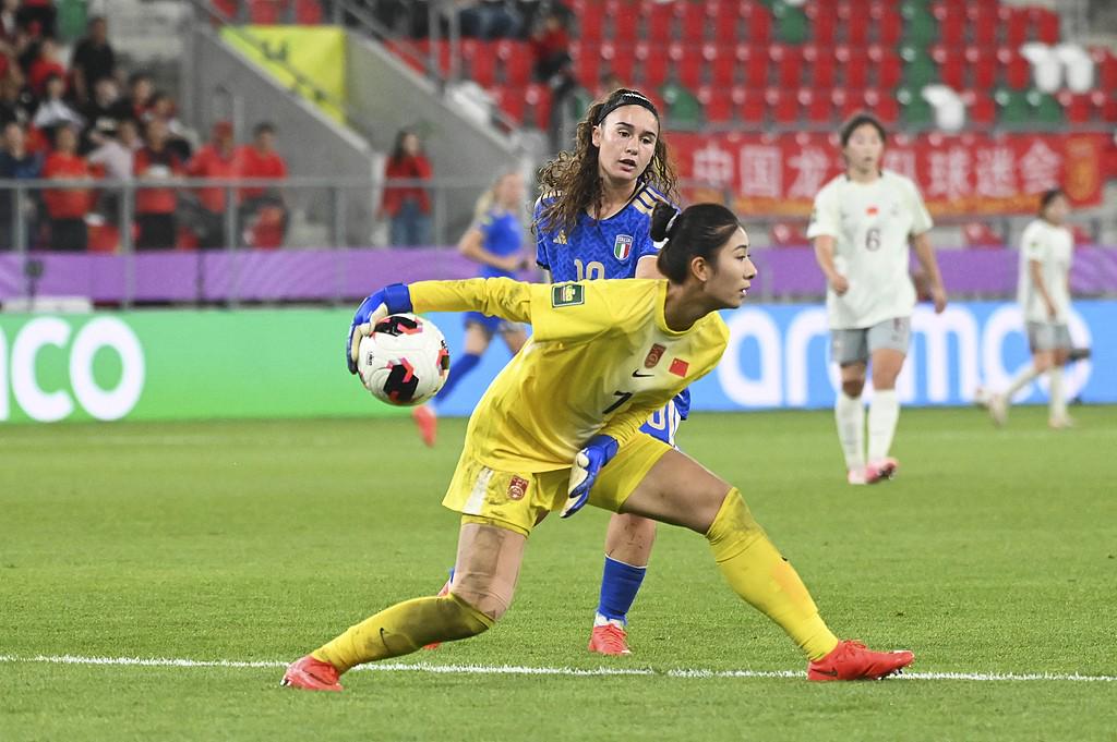Góc Nhìn Top88: Thủ môn U20 nữ Liu Chen nghẹn ngào: Đi tới luân lưu đã rất giỏi rồi, không gian t